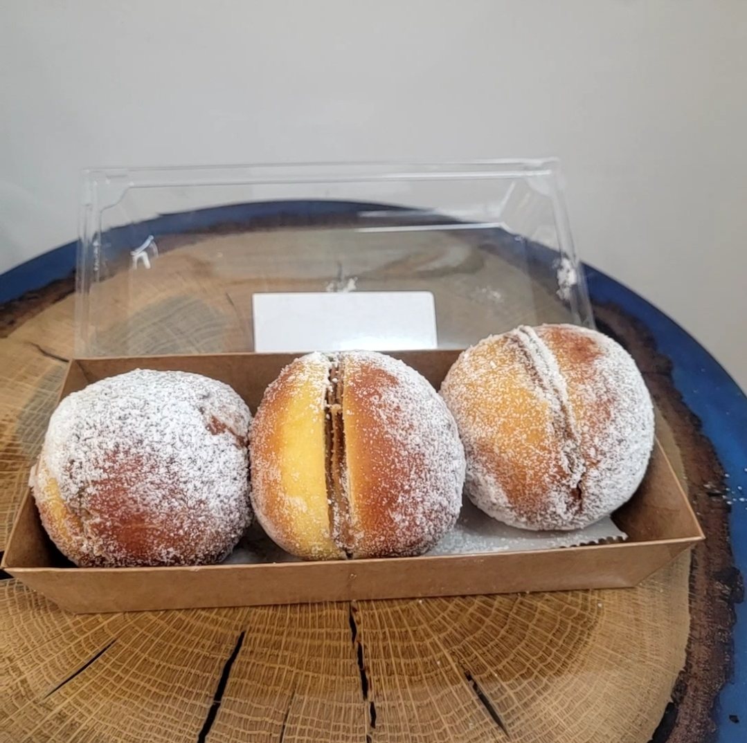 Three sonhos in a kraft box
